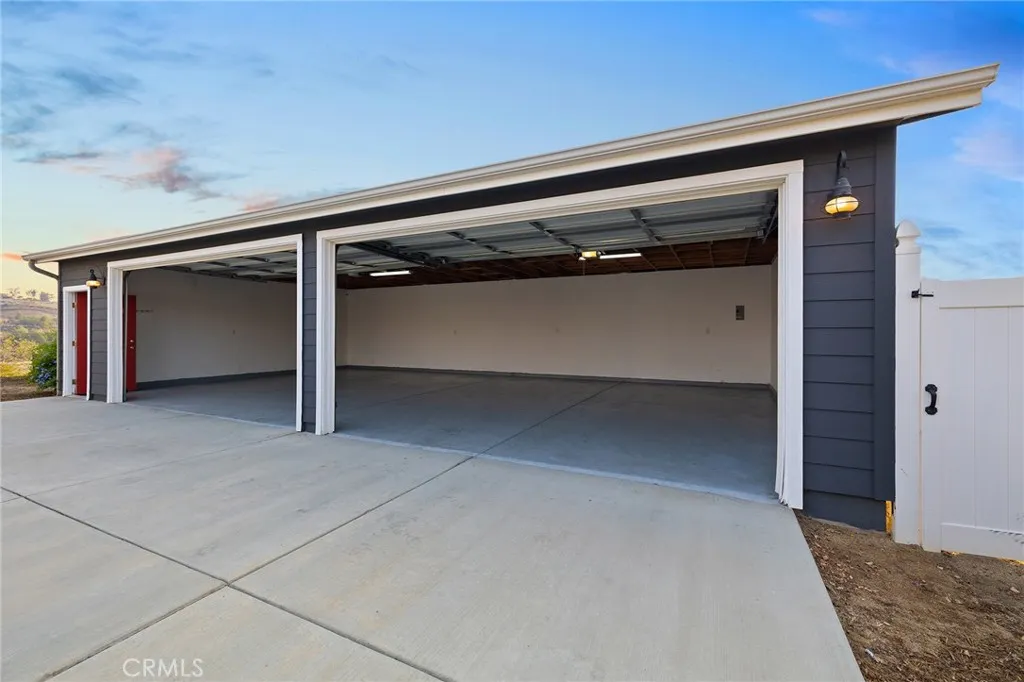 39010 E Benton Road, Temecula, California 92592 home-pic-27